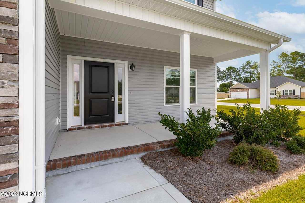 300 Waylon Way - Photo 3 of 33