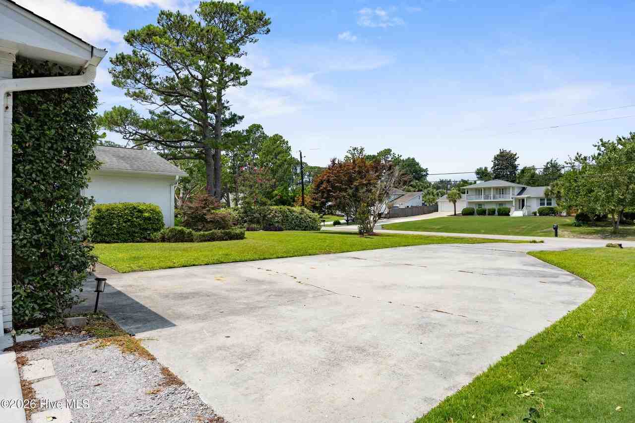 202 Windemere Rd - Photo 5 of 50