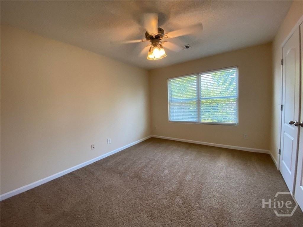 218 Bridgewater Cir - Photo 4 of 17
