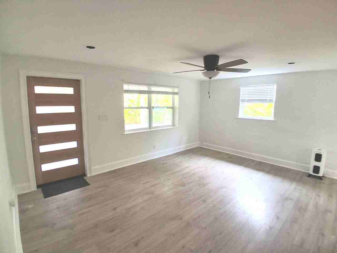 3817 Flagler Ave - Photo 6 of 33