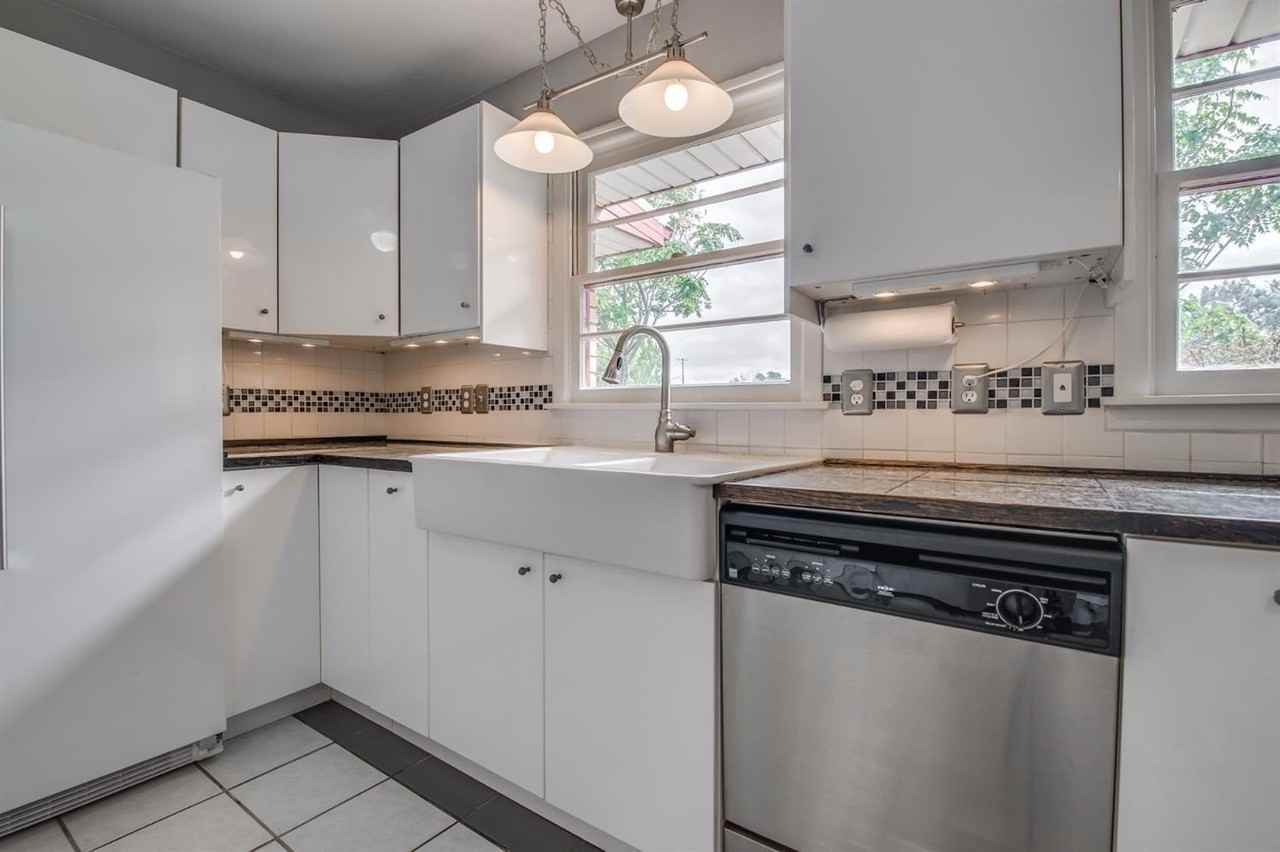 5008 44th St - Photo 7 of 11