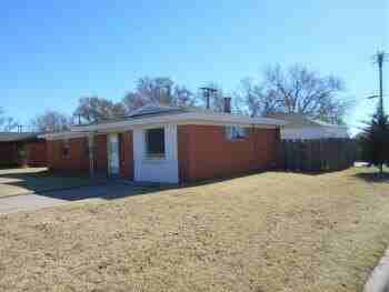 1202 5th St - Photo 2 of 18