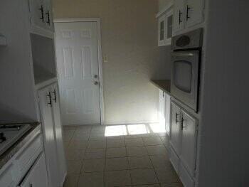 1202 5th St - Photo 7 of 18