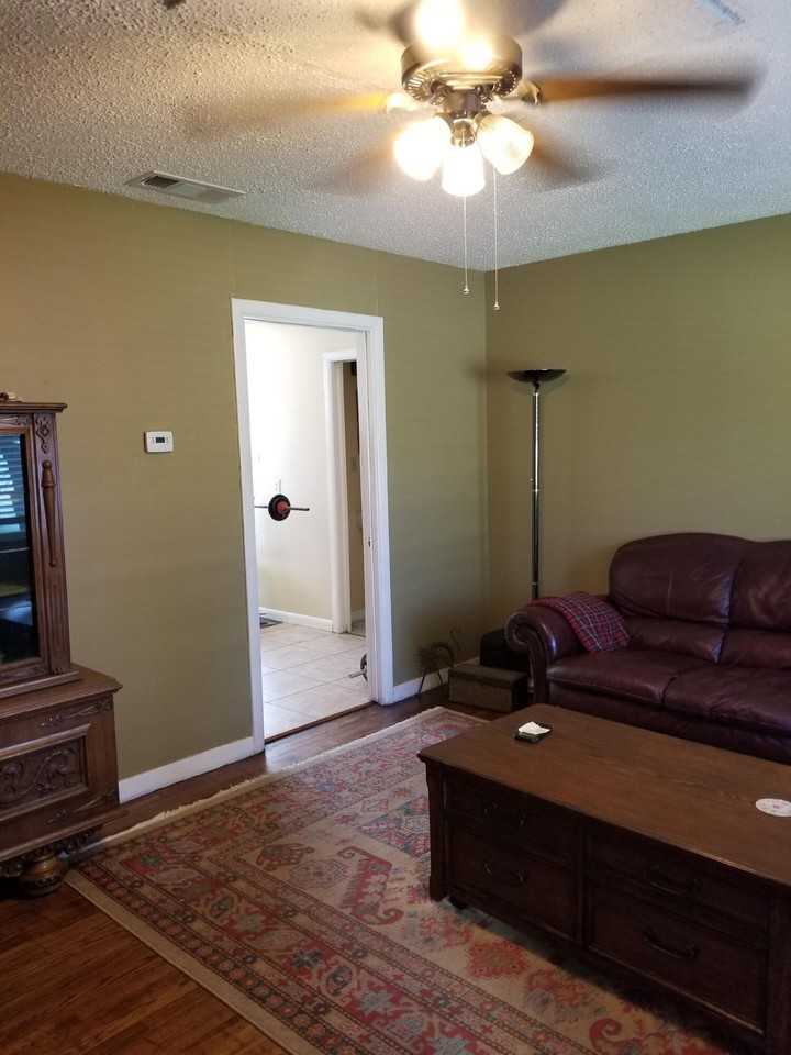 3707 37th St - Photo 2 of 9