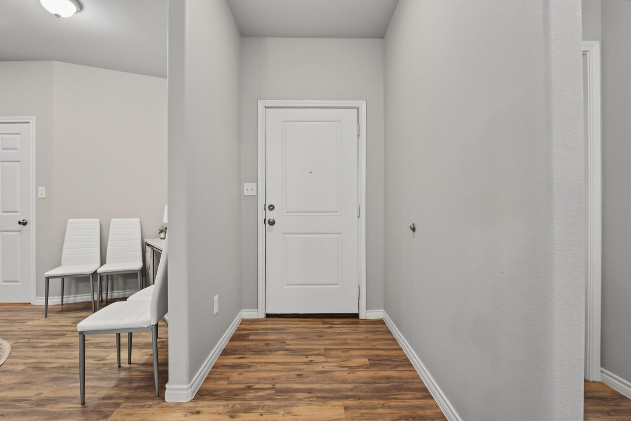 6932 12th St - Photo 3 of 23
