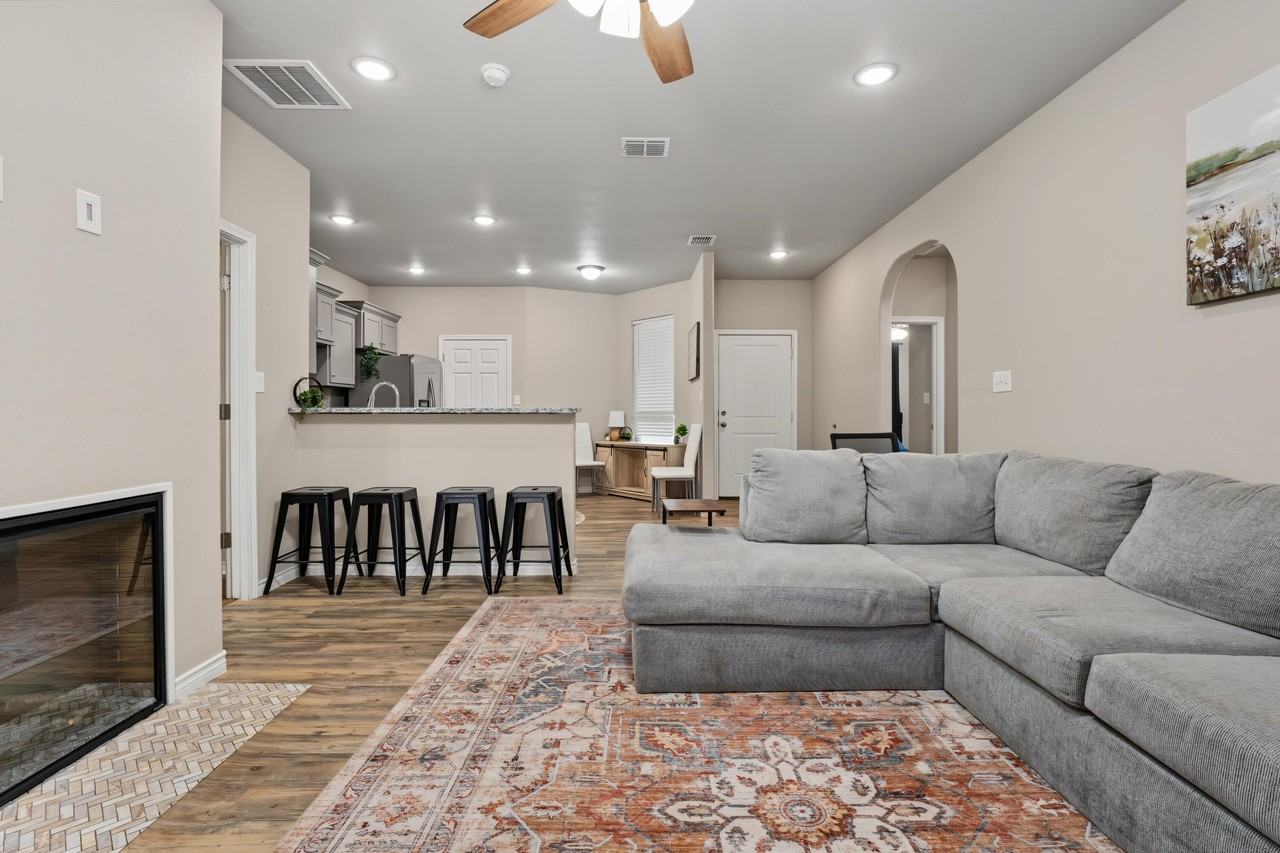 6932 12th St - Photo 5 of 23