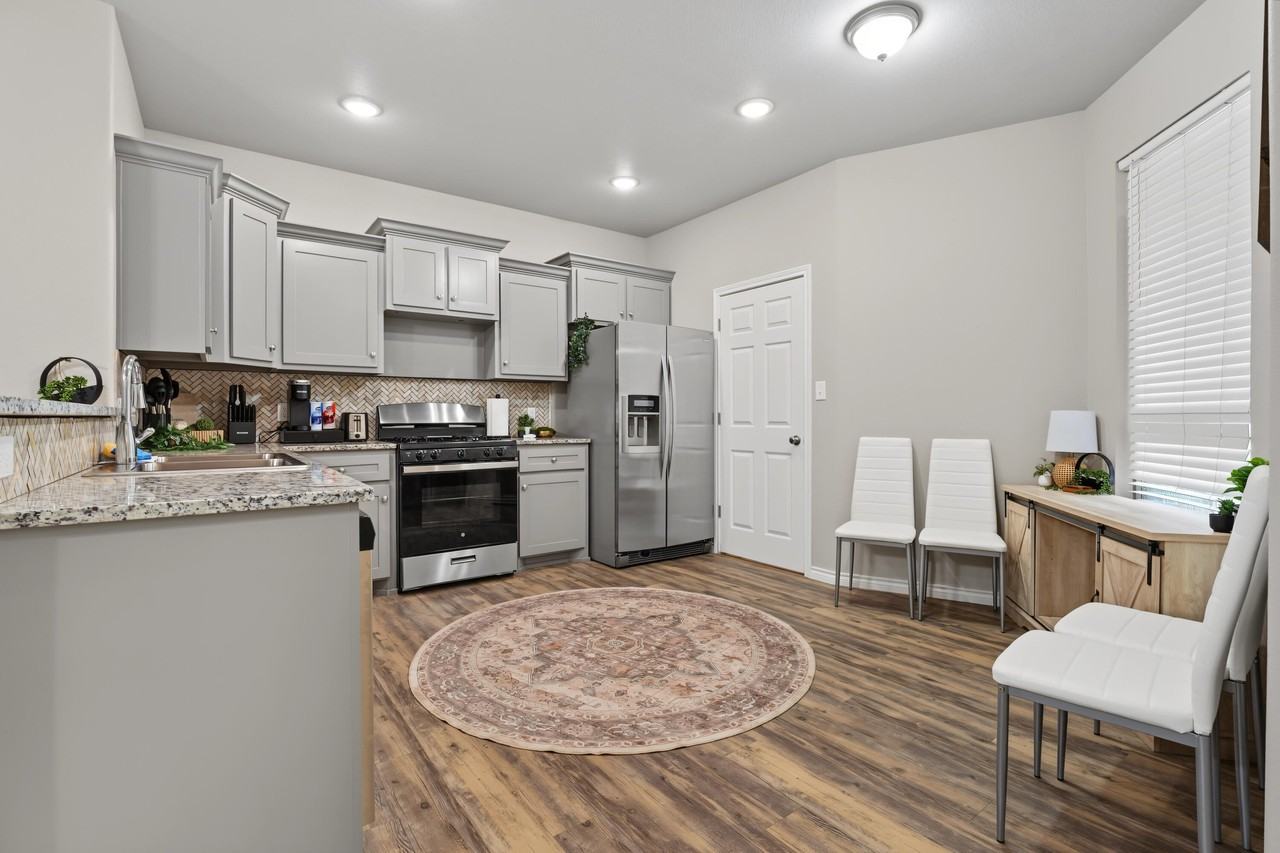 6932 12th St - Photo 6 of 23