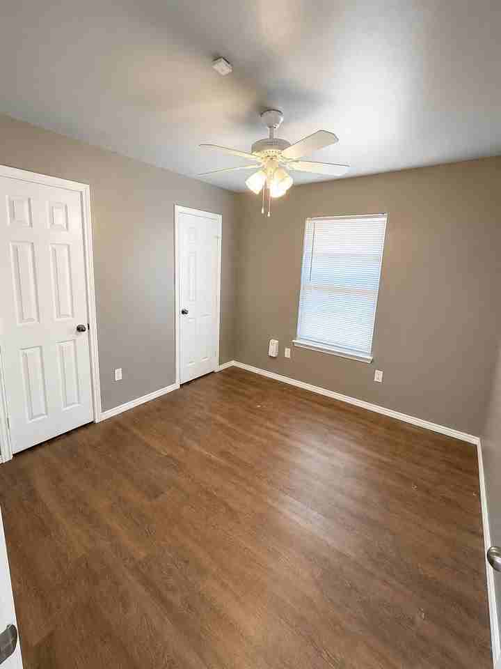 1919 100th St - Photo 4 of 10