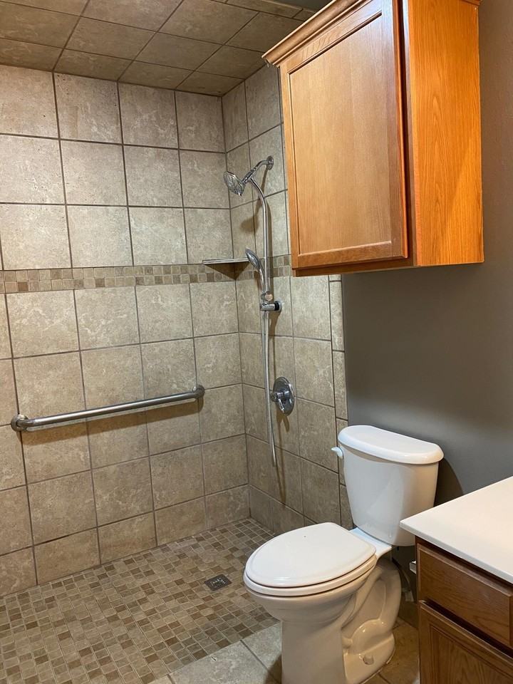 1919 100th St - Photo 5 of 10