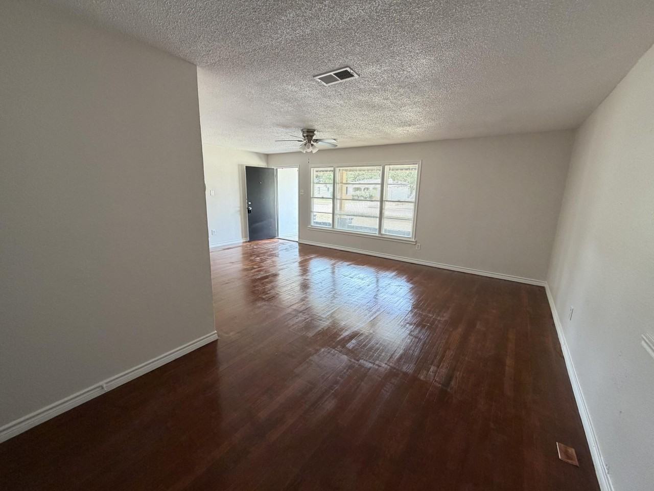 3416 29th St - Photo 3 of 13