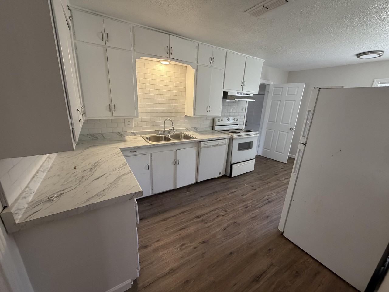 3416 29th St - Photo 4 of 13