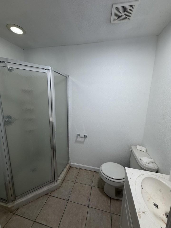 3416 29th St - Photo 7 of 13