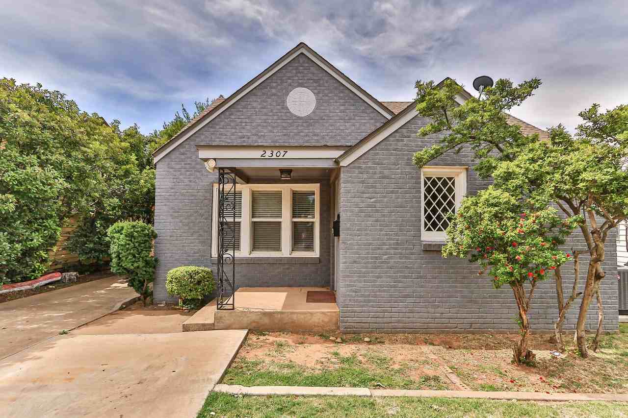 2307 14th St #A - Photo 3 of 31