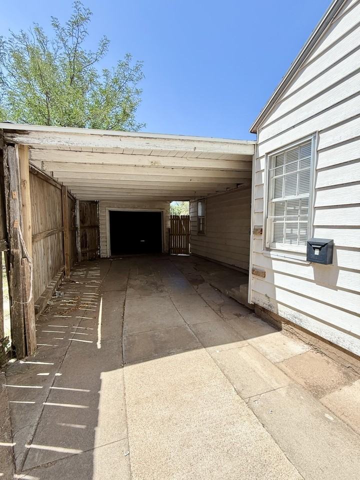 2411 22nd St #B - Photo 2 of 28