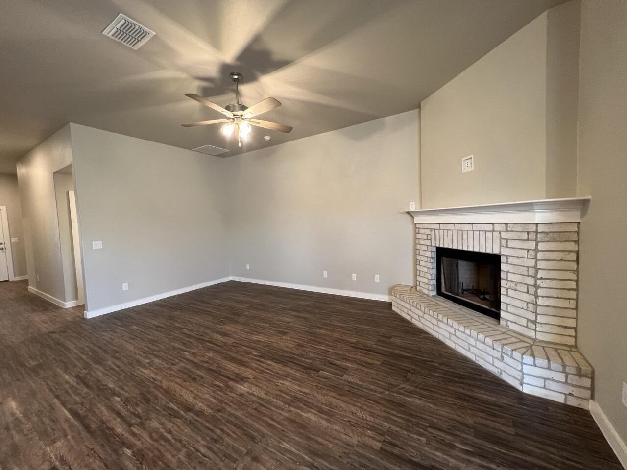 2030 Kenwood Ave - Photo 7 of 30