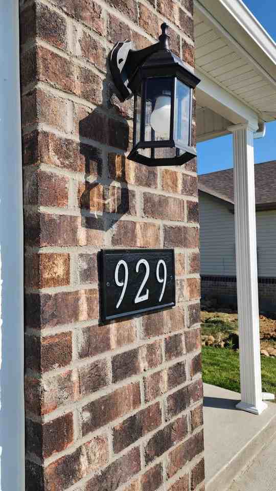 929 Olympic Ct - Photo 3 of 36