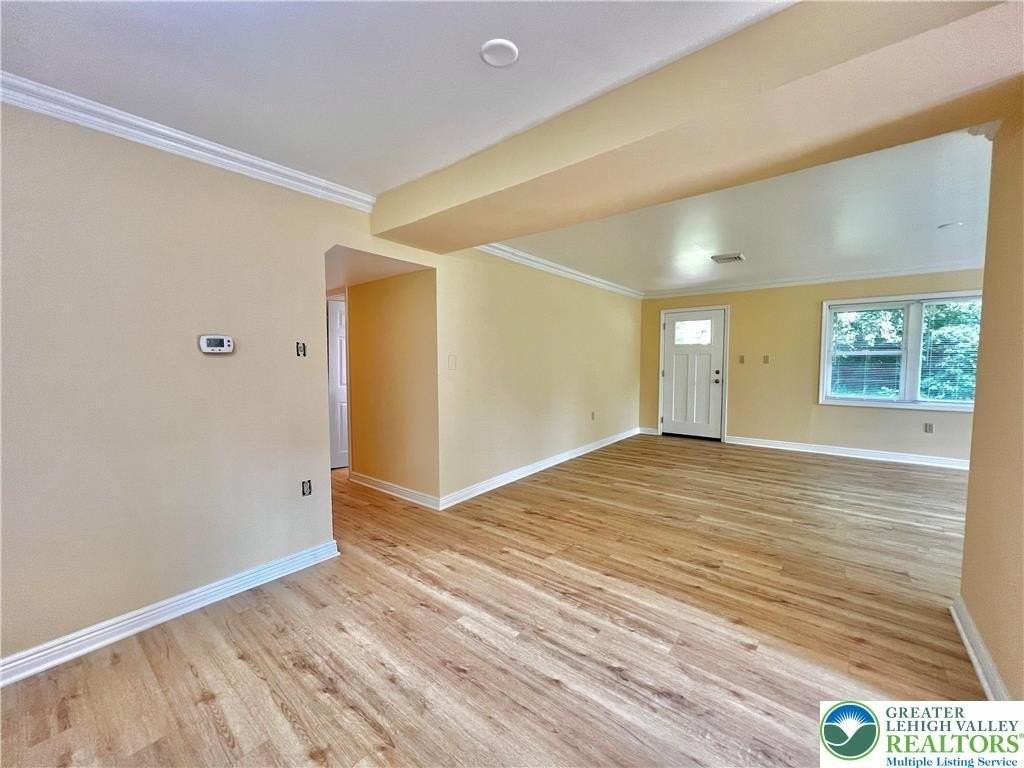 2404 Northwood Ave - Photo 7 of 22