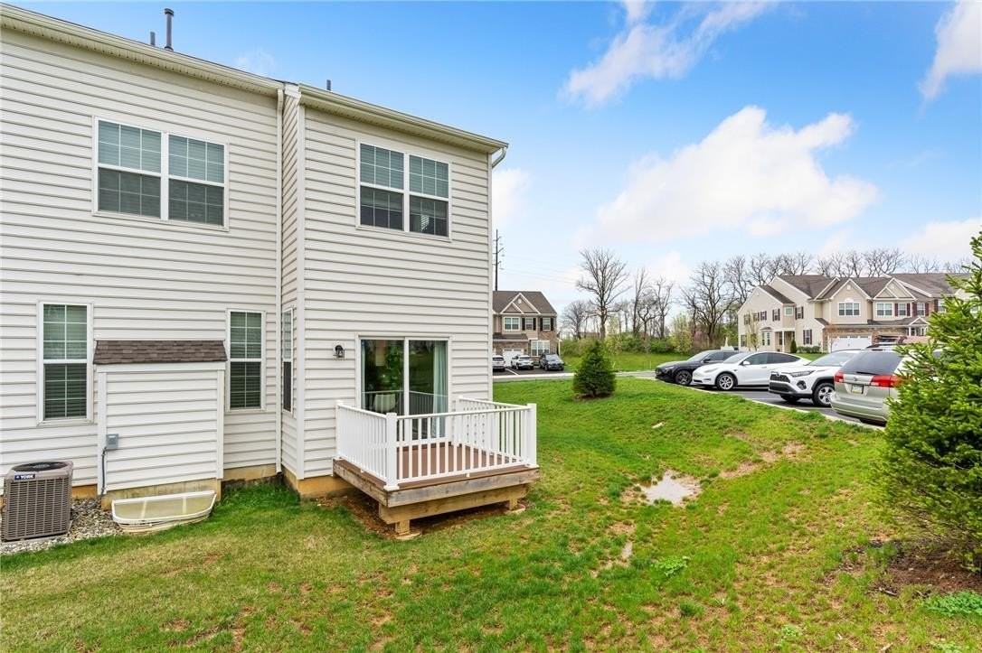 301 Redclover Ln - Photo 6 of 43