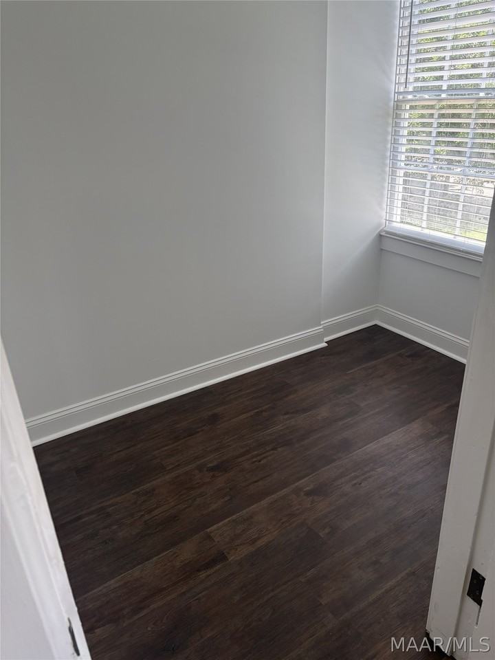 1103 Magnolia Curv #D - Photo 3 of 19