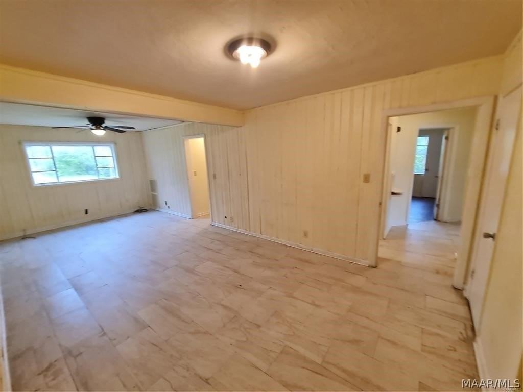 1220 Lynwood Dr - Photo 3 of 37