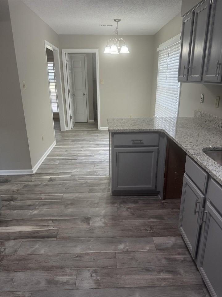 3991 Birch Glen Dr - Photo 3 of 27