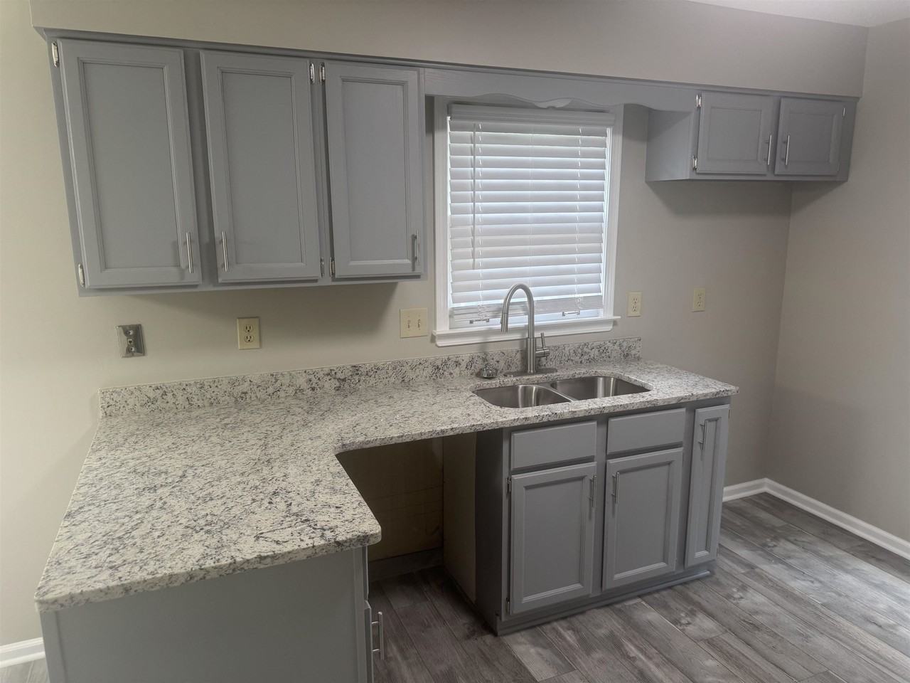 3991 Birch Glen Dr - Photo 5 of 27