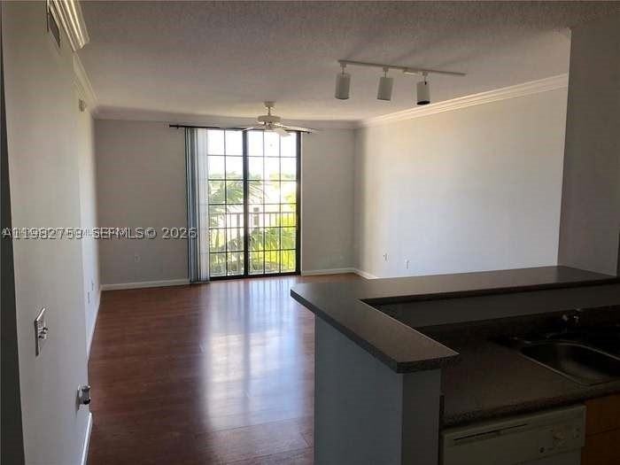 1919 Van Buren St #619A - Photo 2 of 13