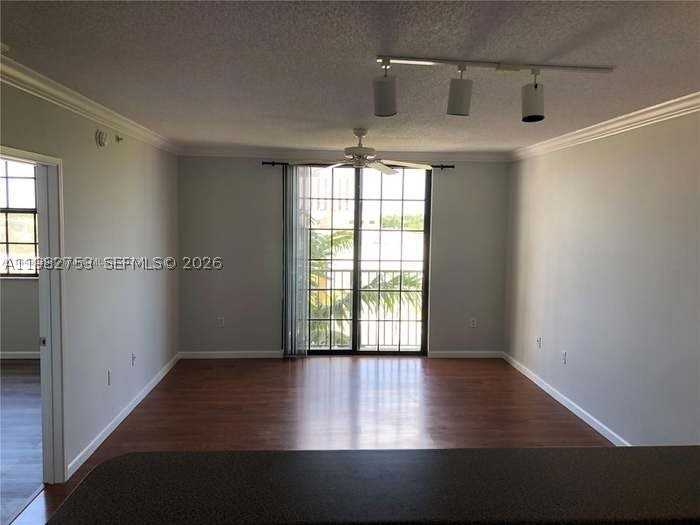 1919 Van Buren St #619A - Photo 3 of 13