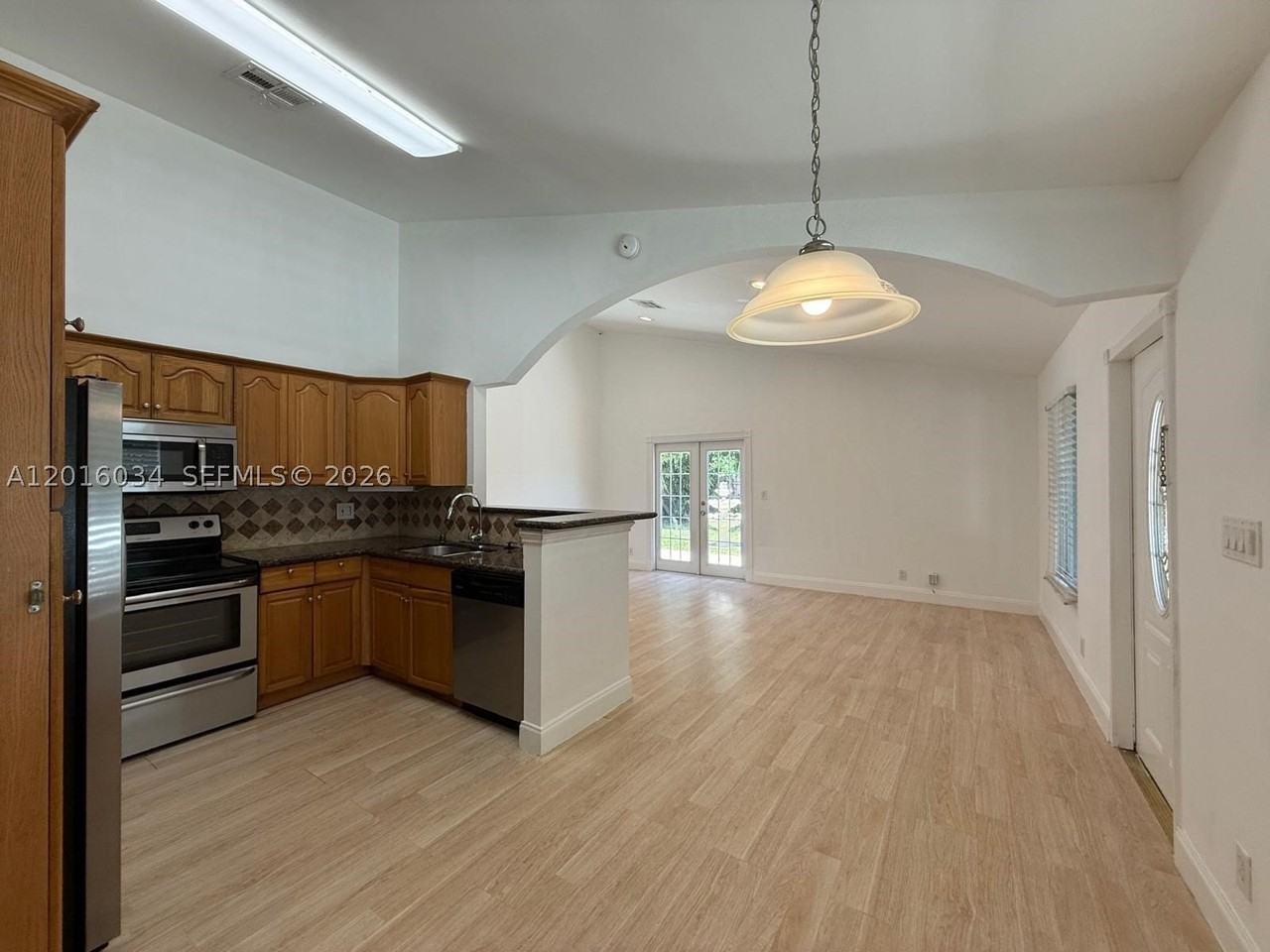 11143 Model Cir E - Photo 4 of 29