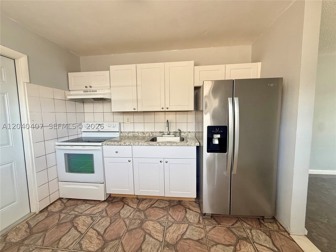 820 Nw 4th Ave - Photo 5 of 13