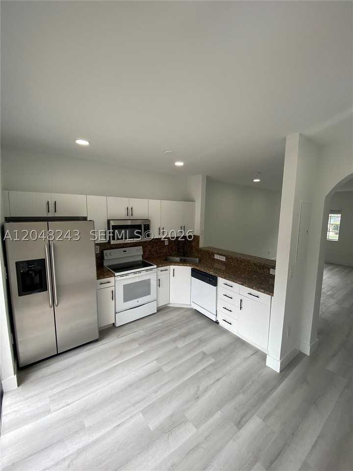 13765 Sw 170th Ter #13765 - Photo 6 of 19