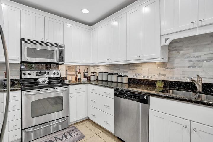 702 Saint Albans Drive - Photo 5 of 8
