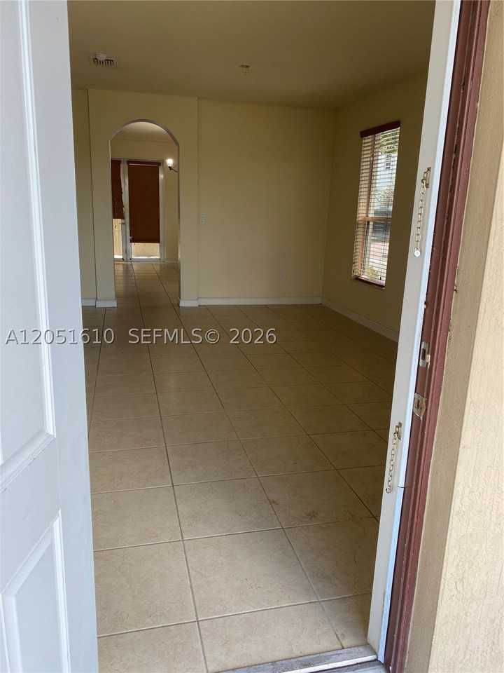 16731 Sw 96th St #16731 - Photo 7 of 18