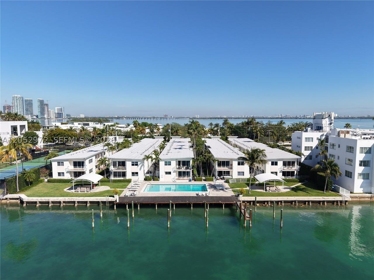 1100 Venetian Way #2B