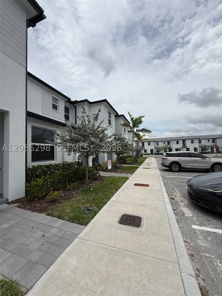 35757 Sw 178th Pl #35757 - Photo 3 of 18