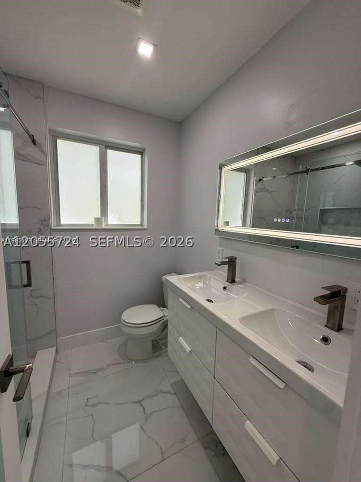 19020 Sw 91st Ave - Photo 5 of 26
