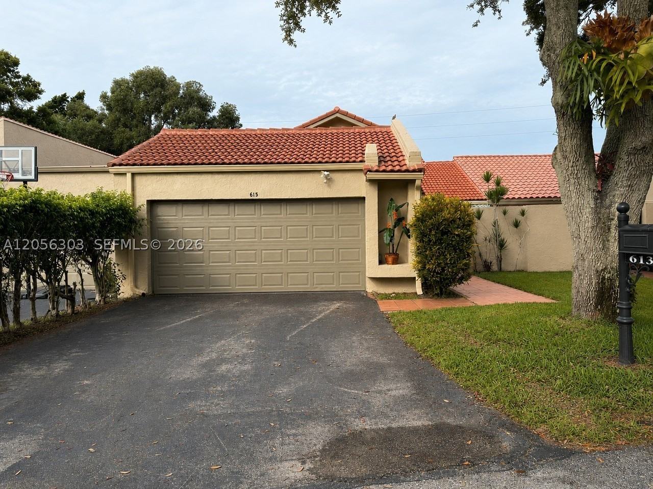 613 Patio Village Way - Photo 2 of 46