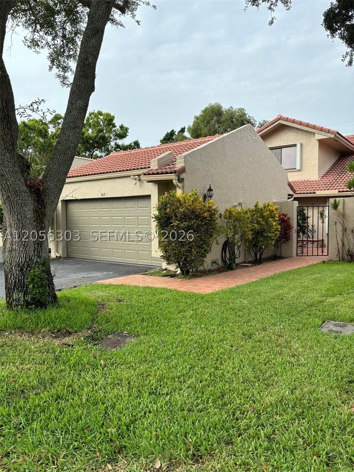613 Patio Village Way - Photo 3 of 46