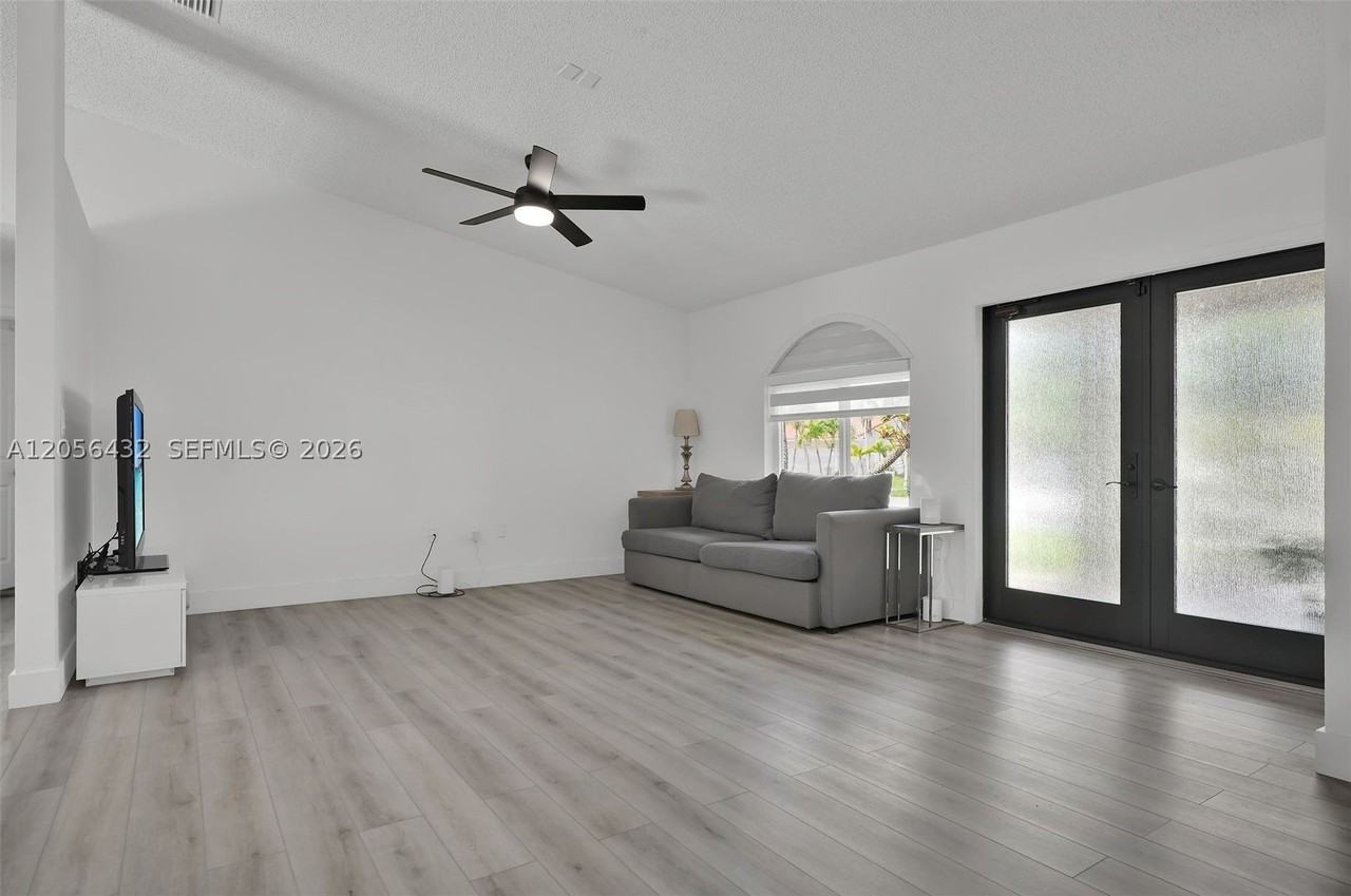20791 Sw 129th Ct #0 - Photo 6 of 37