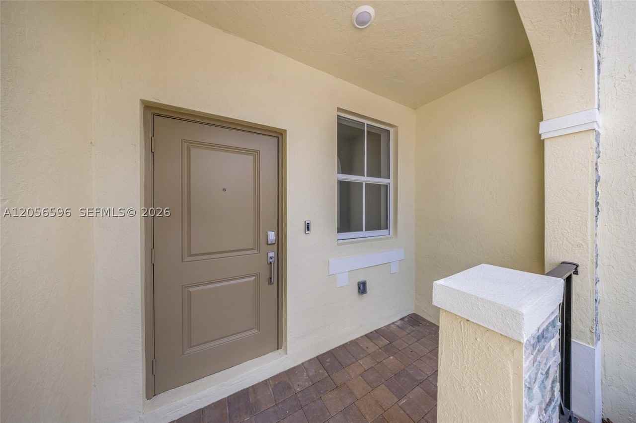 2567 Se 25th Dr #2567 - Photo 3 of 34
