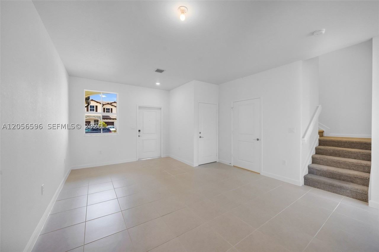 2567 Se 25th Dr #2567 - Photo 6 of 34