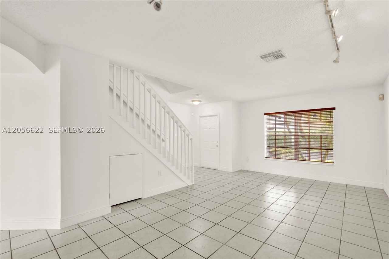 16301 Sw 100th Ter - Photo 6 of 33