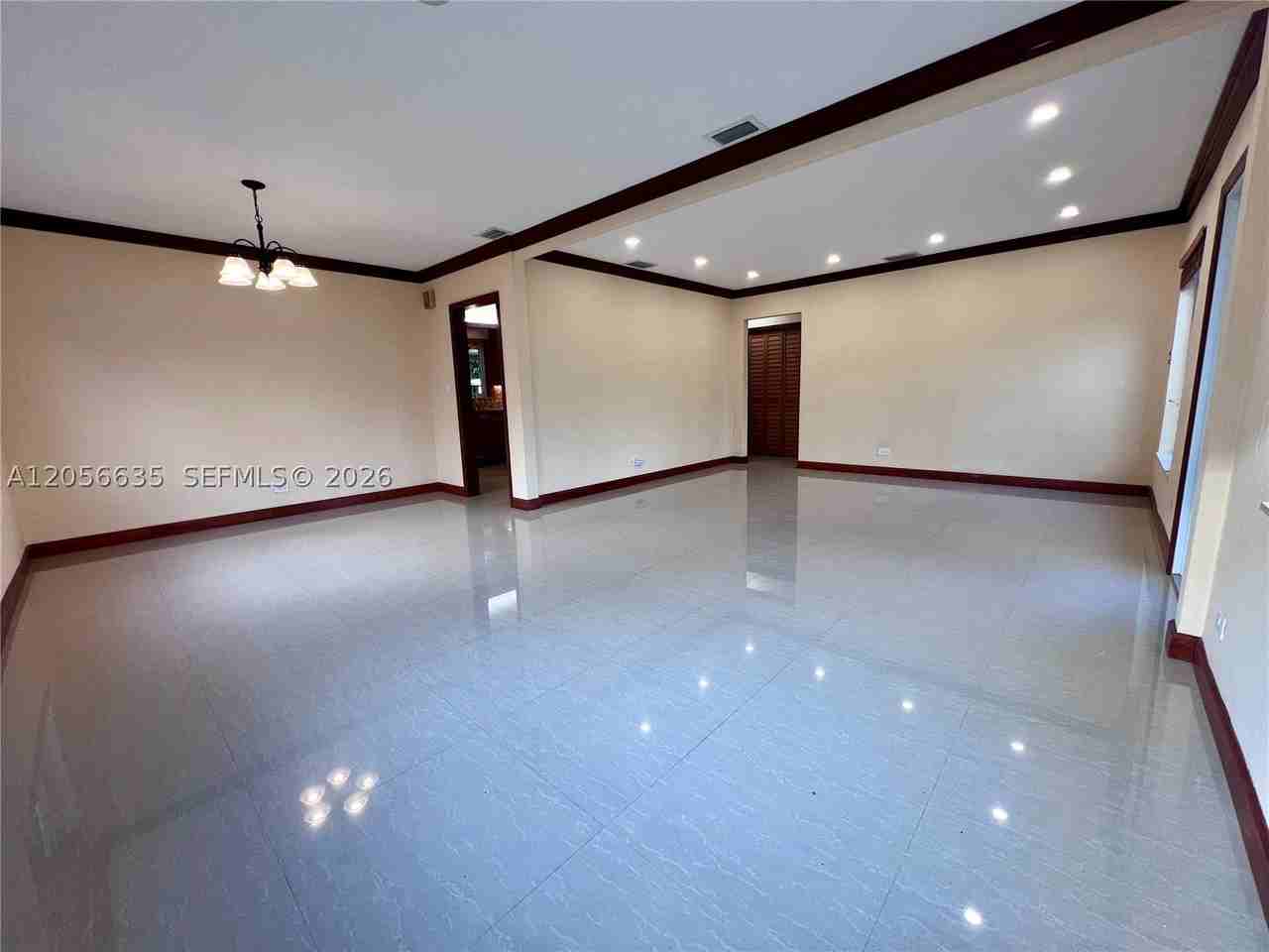 6225 Sw 26th St - Photo 4 of 6