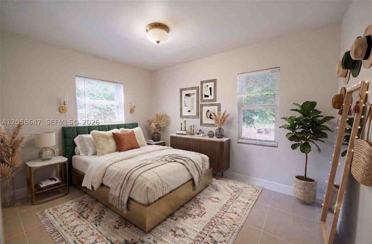 2241 Madison St - Photo 5 of 23