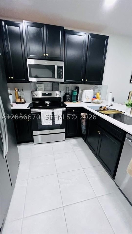 1065 Nw 4th Ter #1065 - Photo 4 of 17
