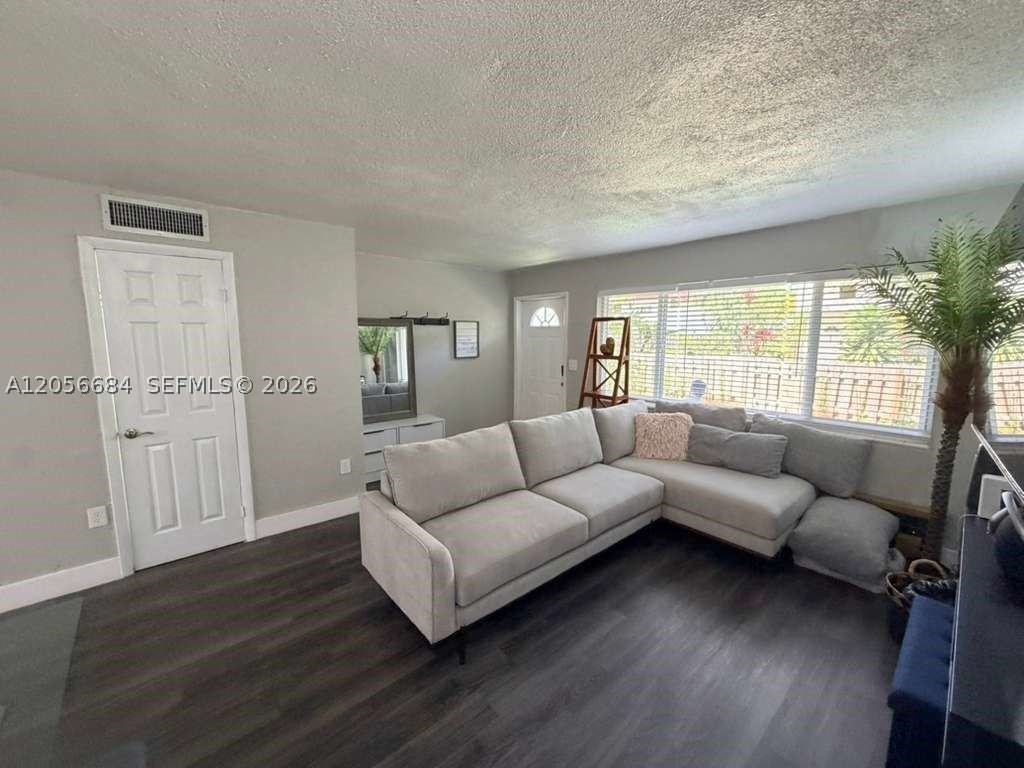 1500 Ne 151st St #104 - Photo 6 of 28