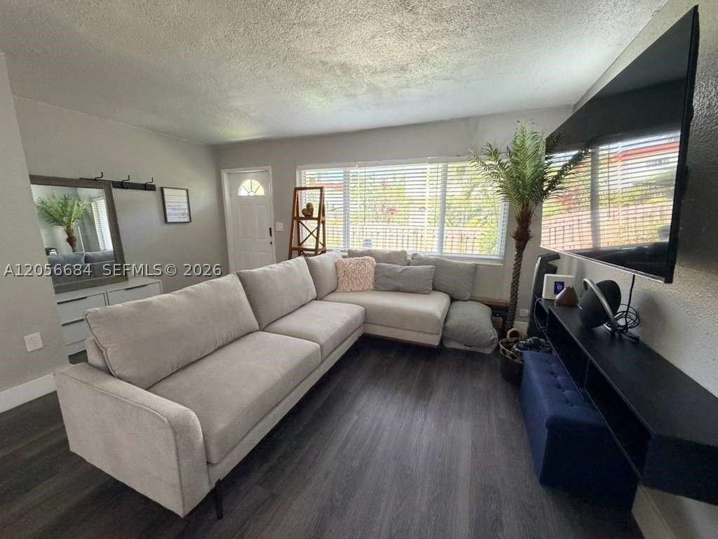 1500 Ne 151st St #104 - Photo 7 of 28