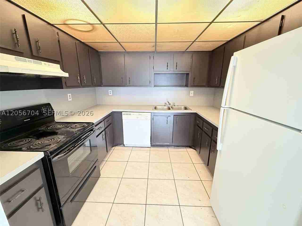 3100 Coral Springs Dr #2B - Photo 3 of 12