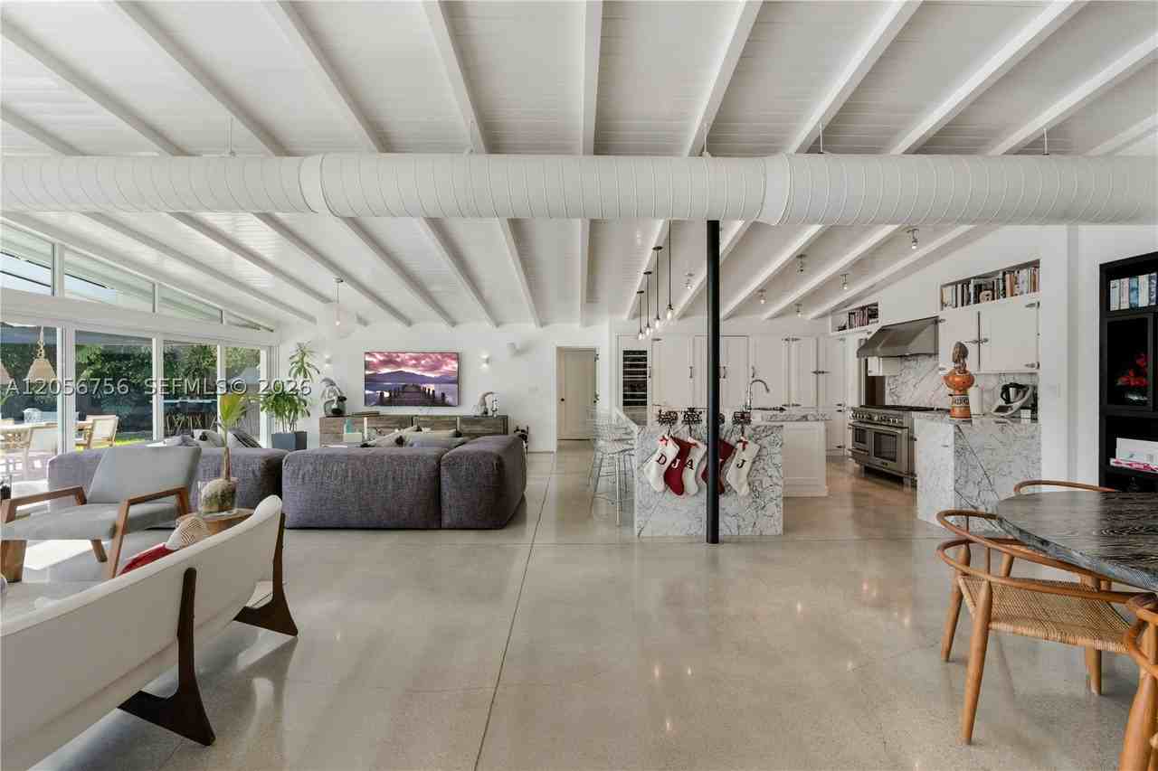 270 Island Dr - Photo 5 of 19