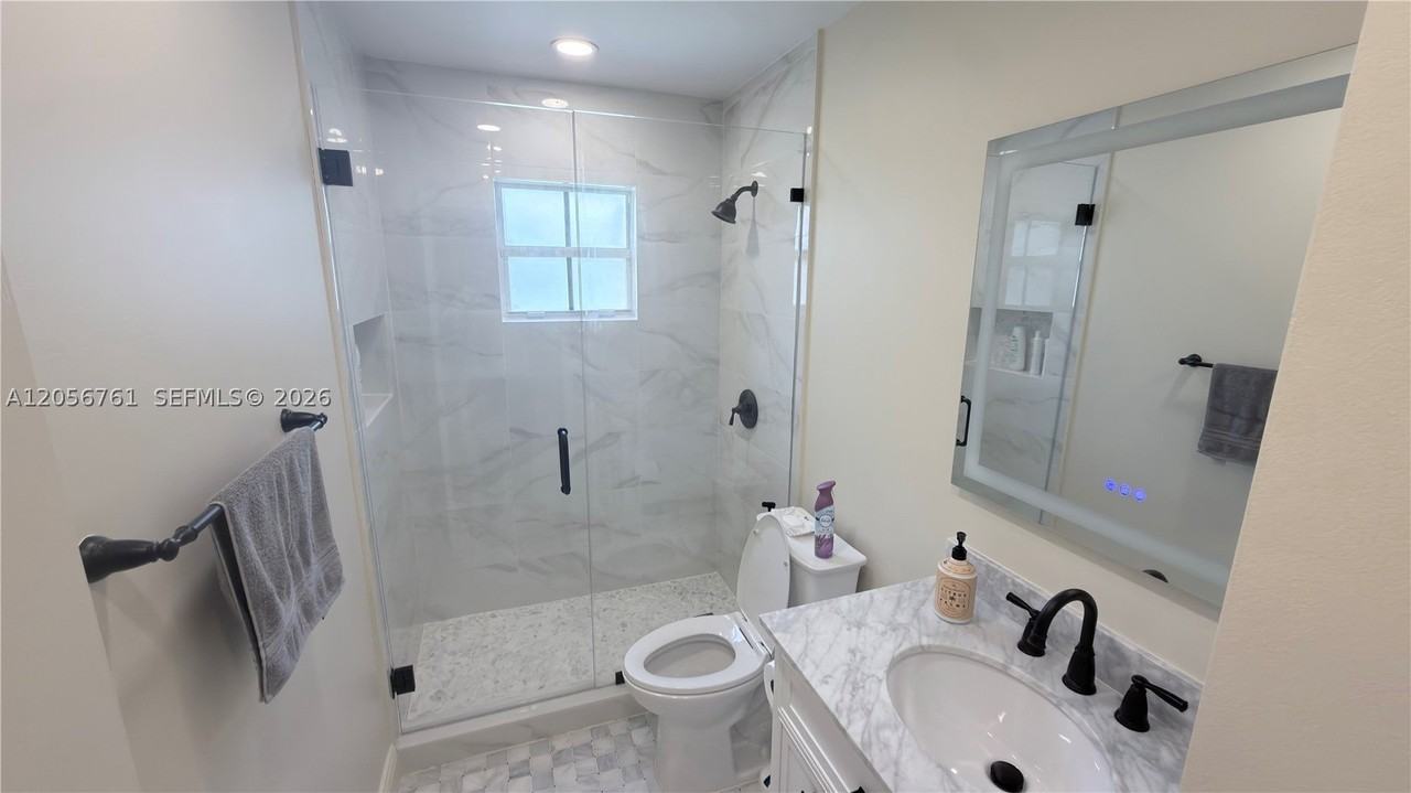 692 Maplewood Ct - Photo 6 of 15